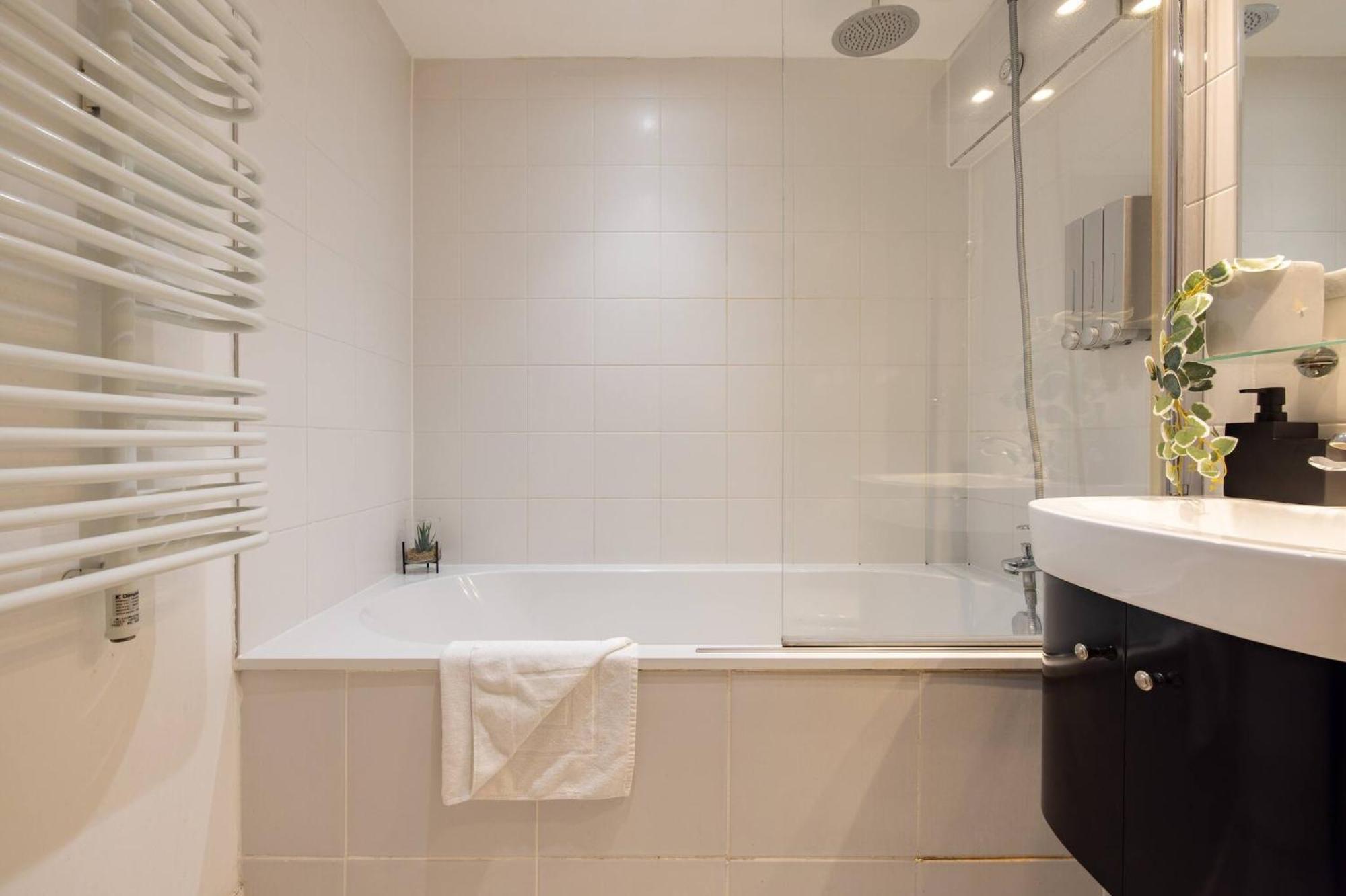 Wild Roses Serviced Apartments - Excel Warehouse 2 Лондон Экстерьер фото