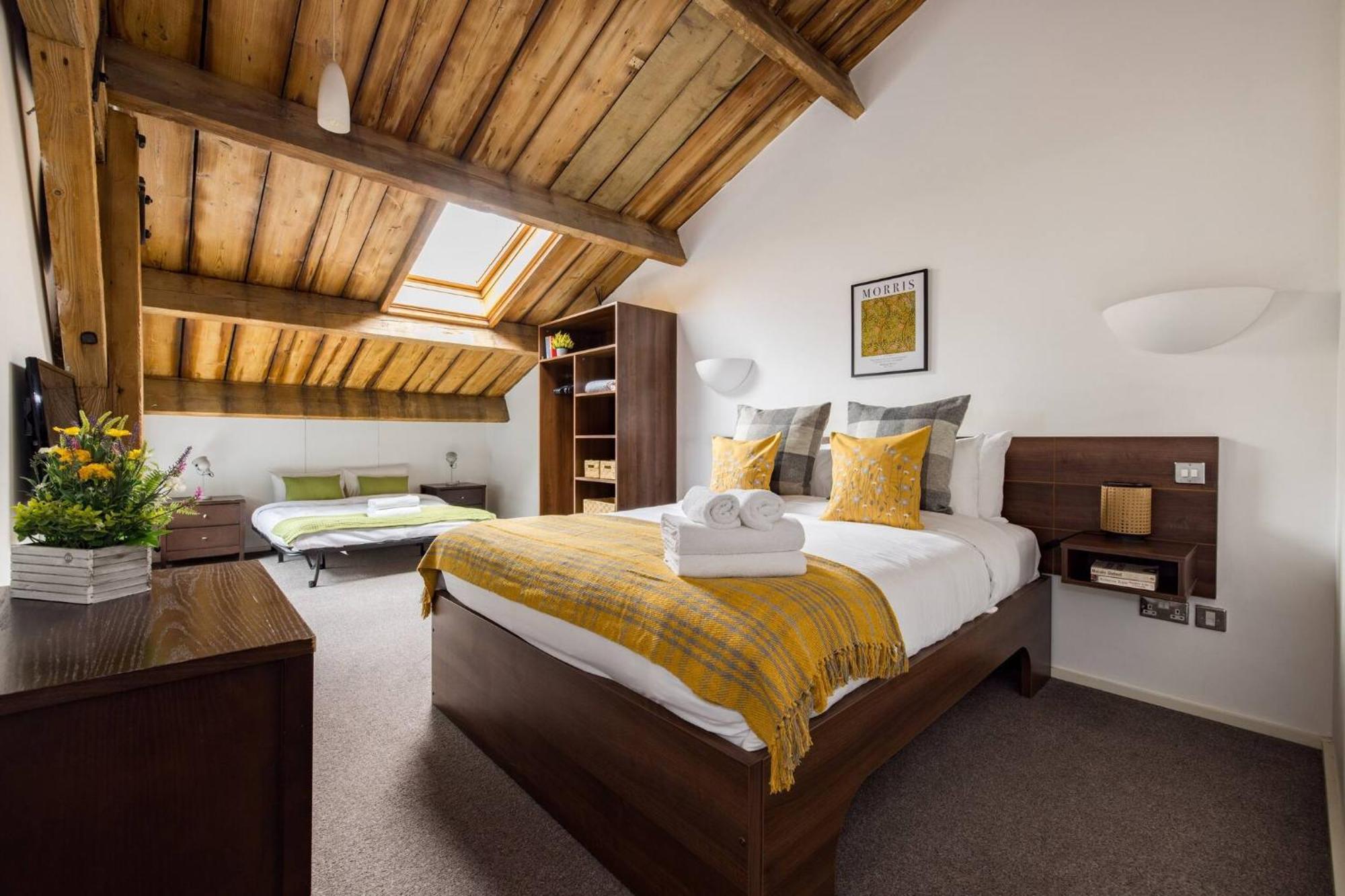 Wild Roses Serviced Apartments - Excel Warehouse 2 Лондон Экстерьер фото