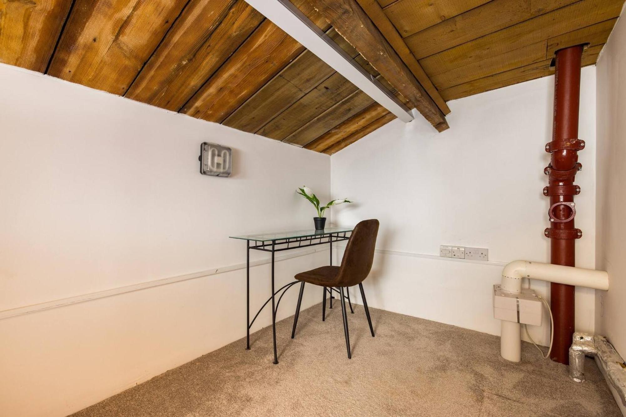 Wild Roses Serviced Apartments - Excel Warehouse 2 Лондон Экстерьер фото