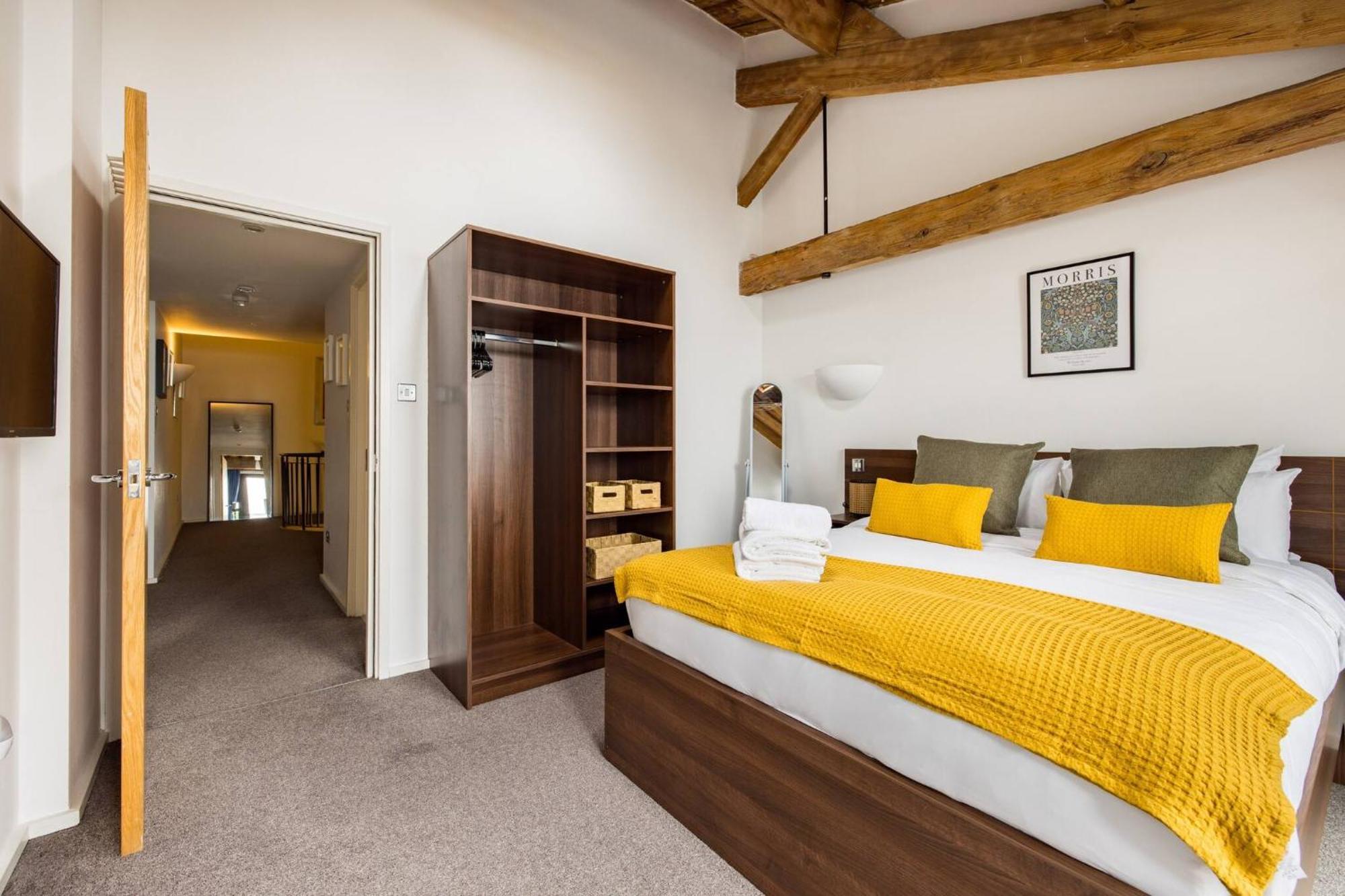 Wild Roses Serviced Apartments - Excel Warehouse 2 Лондон Экстерьер фото
