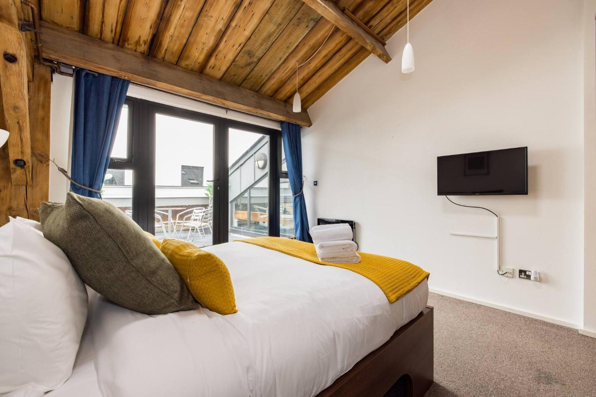 Wild Roses Serviced Apartments - Excel Warehouse 2 Лондон Экстерьер фото