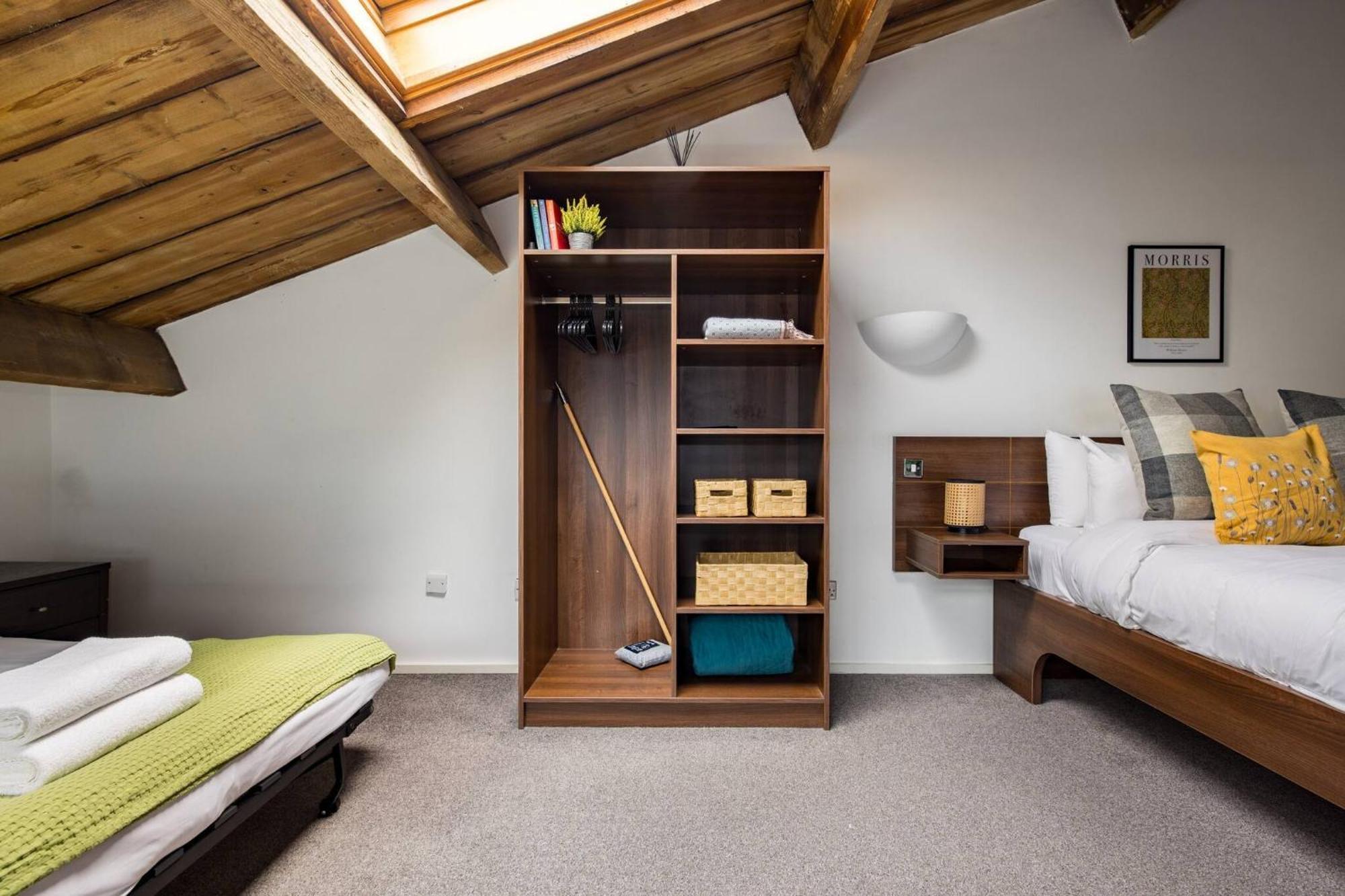 Wild Roses Serviced Apartments - Excel Warehouse 2 Лондон Экстерьер фото