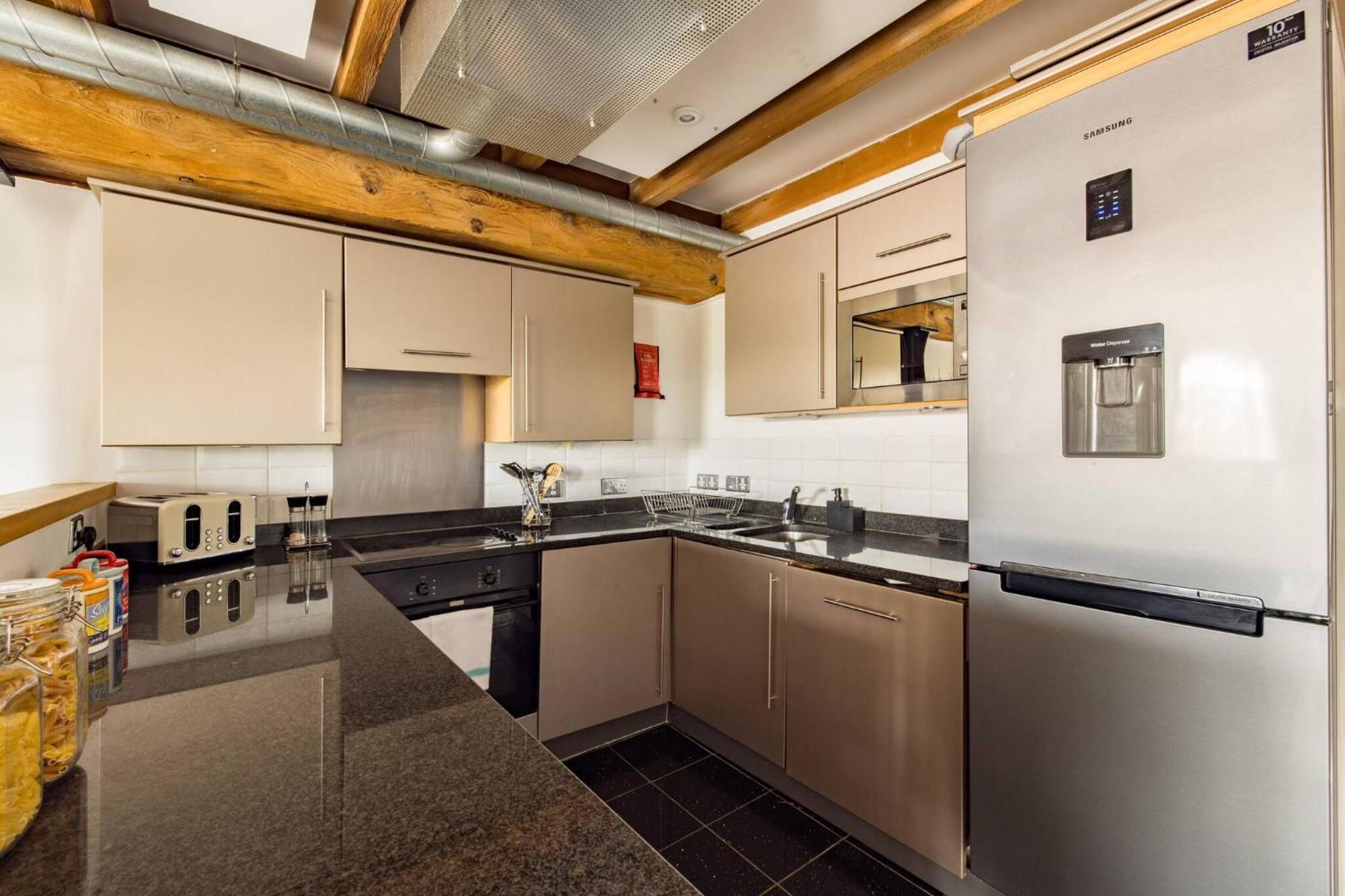 Wild Roses Serviced Apartments - Excel Warehouse 2 Лондон Экстерьер фото