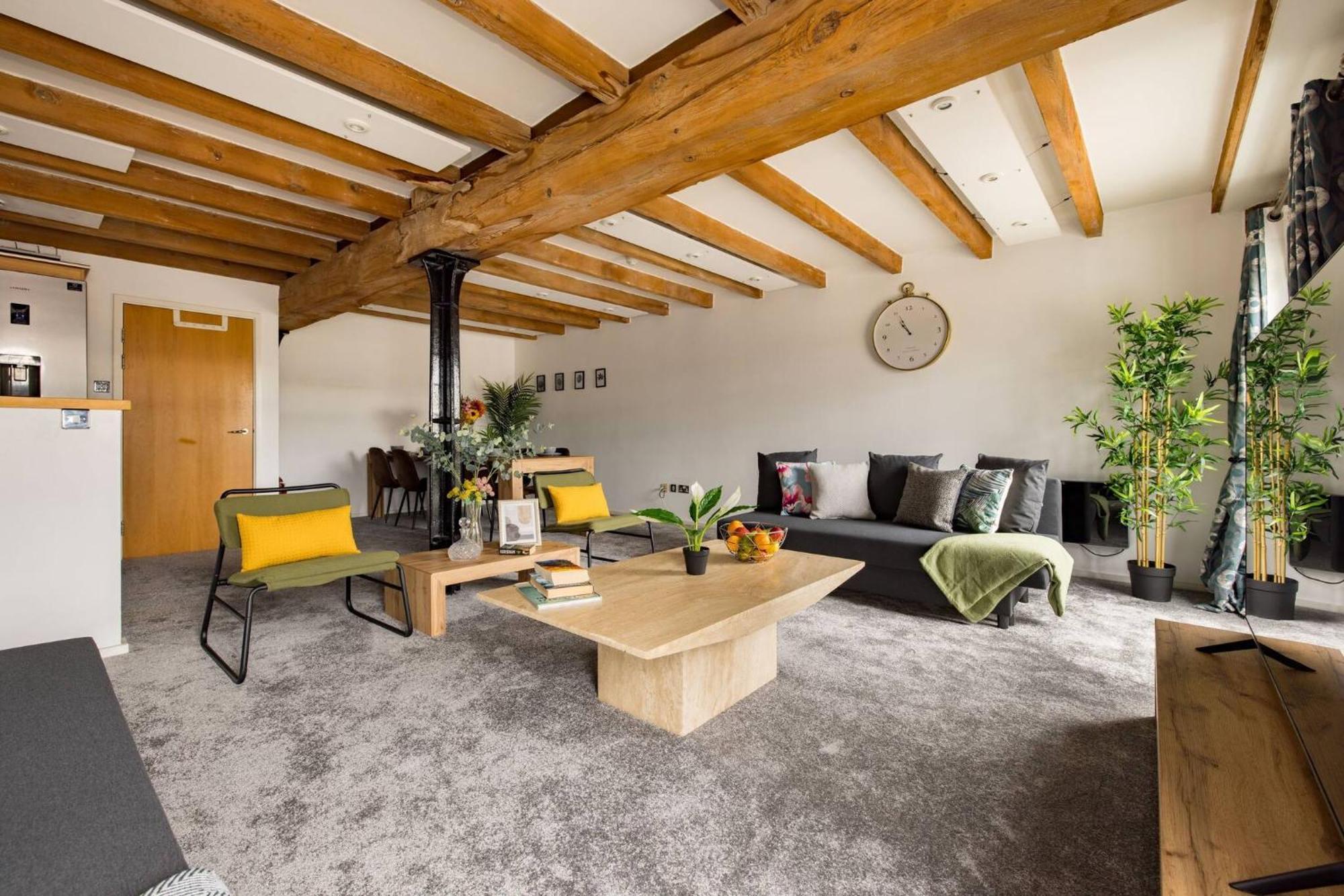 Wild Roses Serviced Apartments - Excel Warehouse 2 Лондон Экстерьер фото