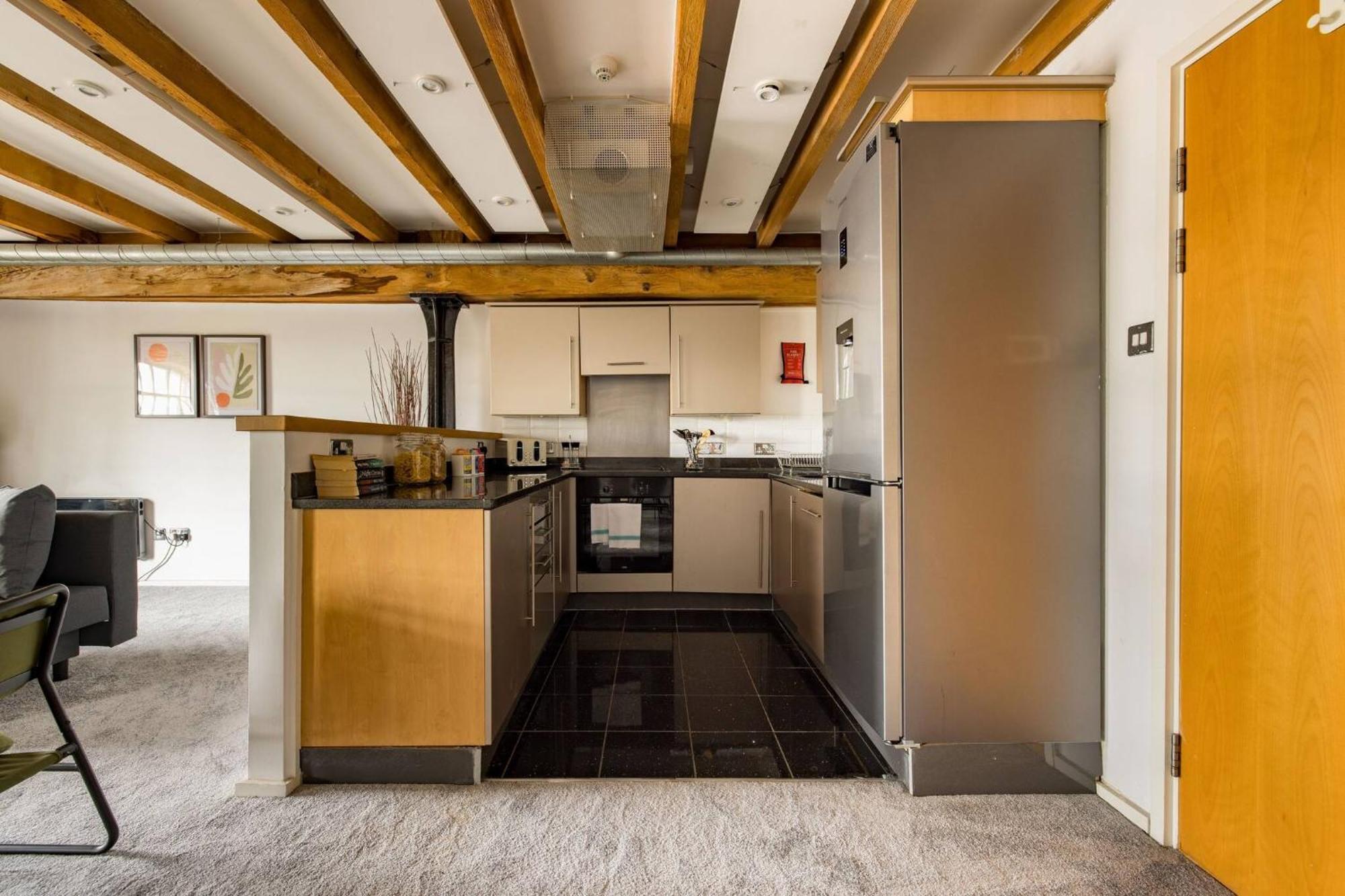 Wild Roses Serviced Apartments - Excel Warehouse 2 Лондон Экстерьер фото