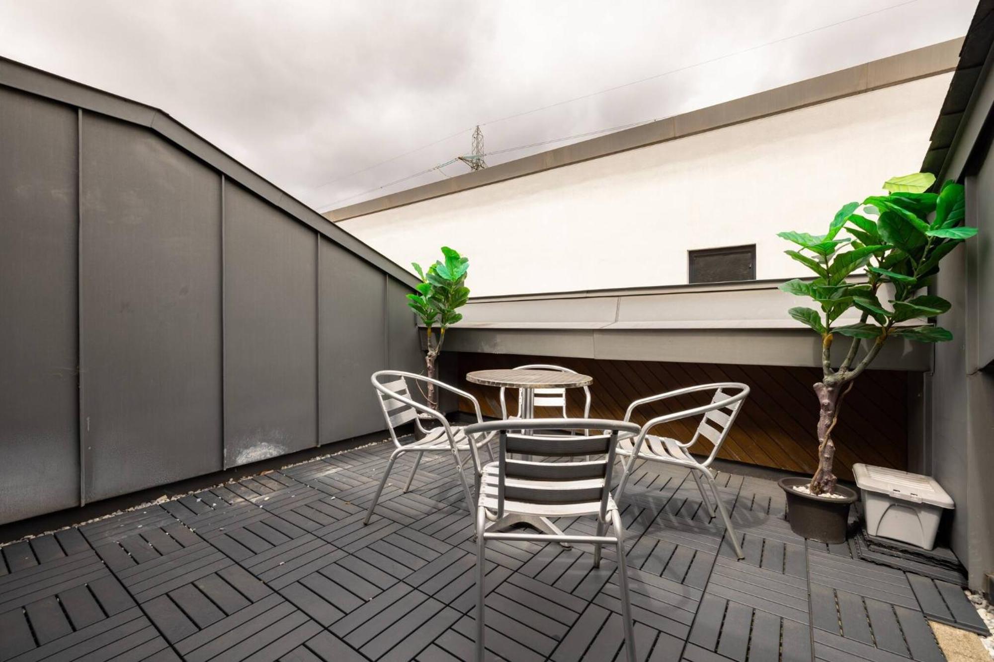 Wild Roses Serviced Apartments - Excel Warehouse 2 Лондон Экстерьер фото