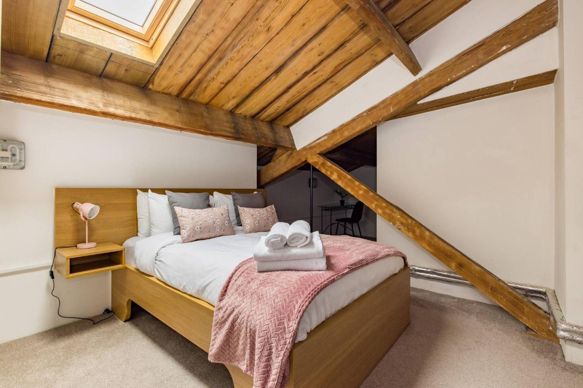 Wild Roses Serviced Apartments - Excel Warehouse 2 Лондон Экстерьер фото