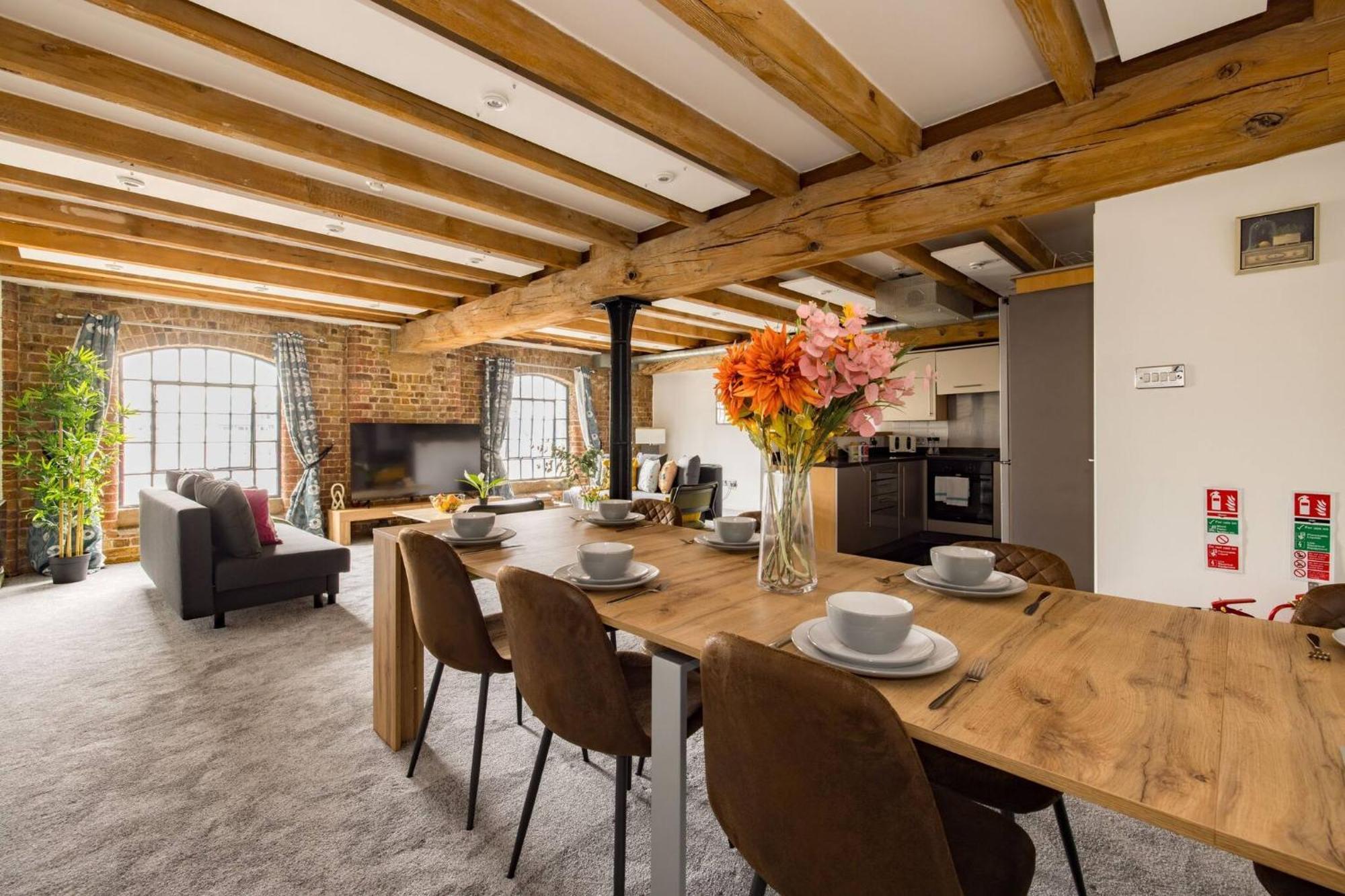 Wild Roses Serviced Apartments - Excel Warehouse 2 Лондон Экстерьер фото